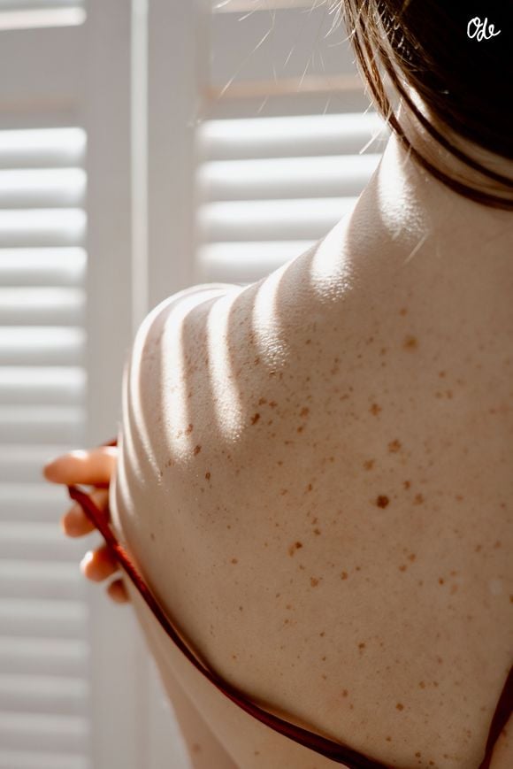 Le bronzage qui s'estompe à la rentrée révèle l'accumulation de ces dégâts dûs aux UV.