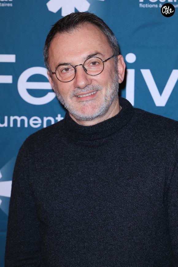 France 2 a remplacé le programme dominical présenté par Frédéric Lopez par deux événements sportifs.

Frédéric Lopez lors du 26e Festival de la télévision de Luchon, le 6 février 2026. Photo de Jérôme Domine/ABACAPRESS.COM