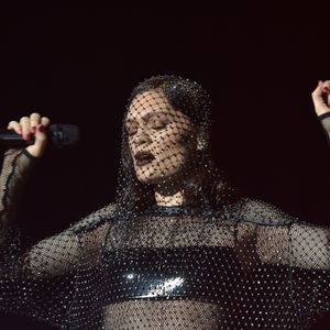 Jessie J en concert sur la scène de l'O2 Academy Newcastle le 30 novembre 2018. Backgrid UK/ Bestimage