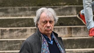 Une icône de la chanson française obligée de vendre sa maison du Ve arrondissement de Paris pour des raisons financières