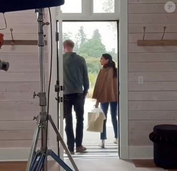 Meghan Markle et le prince Harry faisant la promotion sur les réseaux sociaux de sa série Netflix "With Love, Meghan"
©Meghan, Duchess of Sussex / Instagram