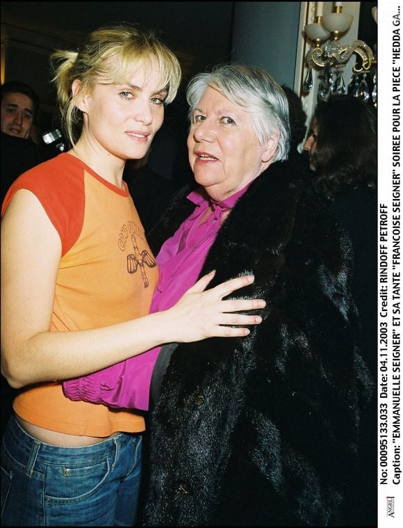 Emmanuelle Seigner et sa tante Françoise Seigner pour la pièce Hedda Gabler au Théatre Marigny. Photo par BERTRAND RINDOFF PETROFF / BESTIMAGE
