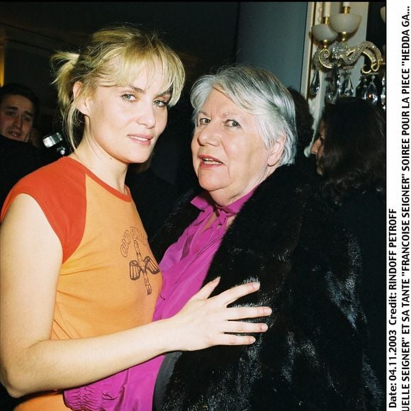 Emmanuelle Seigner et sa tante Françoise Seigner pour la pièce Hedda Gabler au Théatre Marigny. Photo par BERTRAND RINDOFF PETROFF / BESTIMAGE
