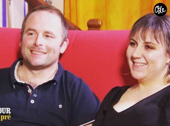 Interrogée directement par une abonnée, la jeune maman a finalement confirmé : "Nous ne sommes plus ensemble".


Annaïg et Alexandre dans "L'amour est dans le pré".

© M6 / L'amour est dans le pré