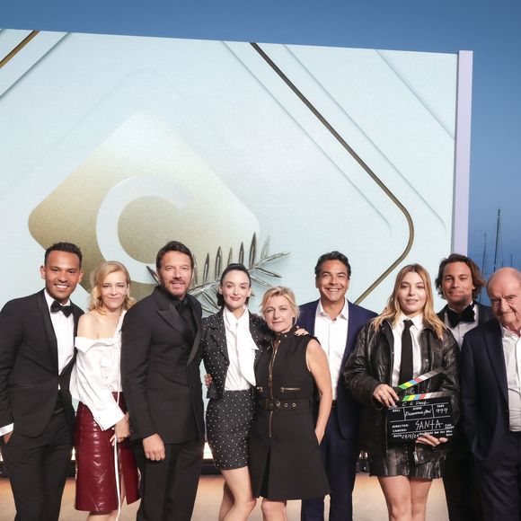Exclusif - Mohamed Bouhafsi, Celine Salette, Samuel Lebihan, Charlotte Le Bon, Anne-Elisabeth Lemoine, Patrick Cohen, Santa, Bertrand Chameroy, Pierre Lescure sur le plateau de l'émission "C à vous" lors du 77ème Festival International du Film de Cannes . © Jack Tribeca / Bestimage