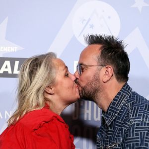 Valérie Damidot et Jarry - Photocall lors de la 28ème édition du festival International du Film de Comédie à l'Alpe d'Huez le 14 janvier 2025. © Dominique Jacovides/Bestimage