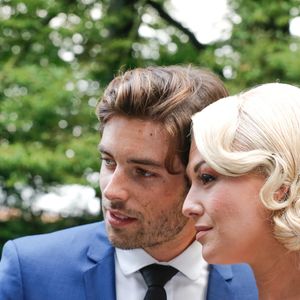 Ils ont malheureusement divorcé il y a cinq ans 

Exclusif - Katrina Patchett et Valentin D'Hoore dans les jardins du château - Mariage de Katrina Patchett et Valentin D'Hoore vendredi à 14 h à la mairie de Linselles dans les Hauts-de-France suivi d'une cérémonie civile d'échange d'anneaux, dont le maître de cérémonie était Maxime Dereymez, dans l'orangerie du château du Biez à Pecq en Belgique le 1er septembre 2017. © Philippe Doignon/Bestimage

Crédits obligatoires :
Valentin D'Hoore habillé par Hugo Boss
Katrina Patchett en robe Costarellos et chaussures Louboutin
Coiffure : Alexandra Dieu pour Vog coiffure
Maquillage : Marie Laure Thanneur