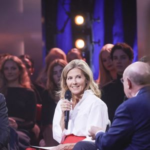 Exclusif -  Michel Boujenah, Claire Chazal - Enregistrement de l'émission "Le grand échiquier, Spéciale Raymond Devos", présentée par C.Chazal et M.Boujenah, et diffusée le 11 juillet à 21h15 sur France 2
© Jack Tribeca / Bestimage