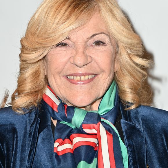 "Je ne critique ni son chant ni sa nature d’artiste. Je critique juste certains gestes qu’elle a fait sur scène."

La chanteuse Nicoletta arrive à la première de la pièce inspirée du livre de Valérie Perez-Ennouchi "Destins de femmes", au Théâtre du Rond Point, à Paris, France, le 16 octobre 2023. Photo par Mireille Ampilhac/ABACAPRESS.COM