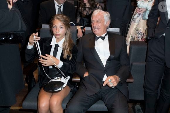 Stella Belmondo et son père Jean-Paul Belmondo (Smoking Dior, chaussures Carvil)  - 42ème cérémonie des César à la salle Pleyel à Paris le 24 février 2017. © Olivier Borde / Dominique Jacovides / Bestimage