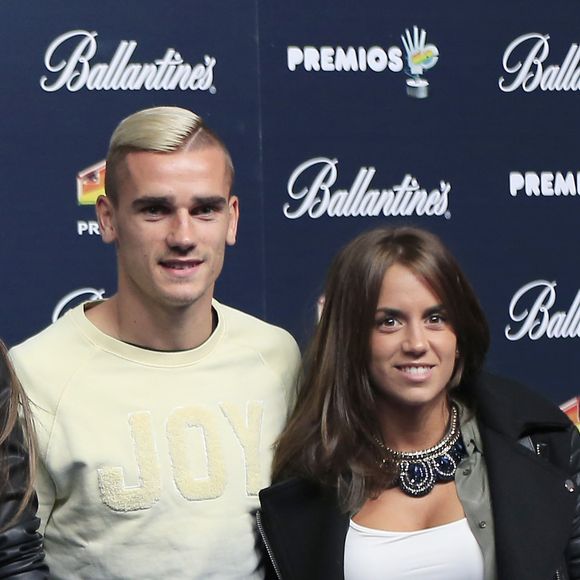 Antoine Griezmann va se marier le 27 mai prochain - Antoine Griezmann et sa compagne Erika Choperena - Photocall de la soirée 40 Principales Music Awards à Madrid le 12 décembre 2014
GTRES / BESTIMAGE
