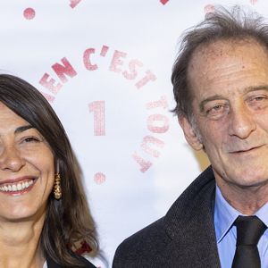 Cécile Duffau (fondatrice de l'association Un rien c'est tout) et son compagnon Vincent Lindon (parrain de l'association) au photocall des invités au dîner de gala de l'association "Un rien c'est tout" au musée de l'armée aux Invalides à Paris le 7 mars 2024

© Cyril Moreau / Bestimage