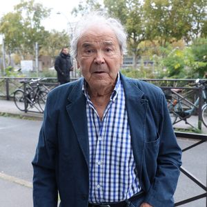 Pierre Perret - Arrivées lors de l'enregistrement de l'émission "Vivement Dimanche" (du 16 novembre) à Paris le 22 octobre 2025. © Bestimage