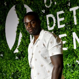 Tout comme l'acteur Narcisse Mame.

Narcisse Mame au photocall de la série "Je te promets" lors de la 61ème édition du Festival de Télévision de Monte Carlo au Grimaldi Forum, à Monaco, le 18 juin 2022. © Bruno Bebert/Bestimage
