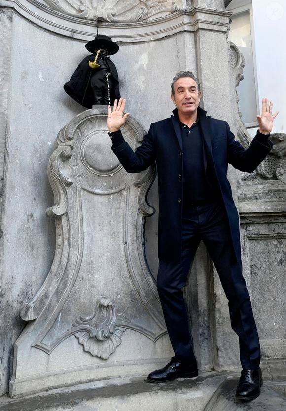 Quelques années après la naissance de Jeanne, Jean Dujardin a pris une grande décision

Jean Dujardin reçoit la Médaille d'Honneur de la Ville de Bruxelles et visite le Manneken-pis habillé d'un costume de Zorro pour l'occasion à Bruxelles, Belgique, le 28 novembre 2024. © Didier Lebrun/PhotoNews/Bestimage