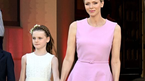 Charlene de Monaco et sa fille Gabriella assorties, mère et fille sont à tomber dans des tenues très élégantes