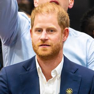 Le prince Harry, duc de Sussex, assiste à la compétition de volley-ball assis au Vancouver Convention Centre lors des Invictus Games Vancouver Whistler 2025, le 15 février 2025. © Backgrid USA / Bestimage