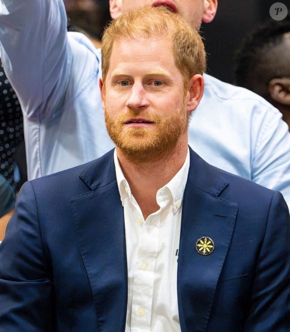 Le prince Harry, duc de Sussex, assiste à la compétition de volley-ball assis au Vancouver Convention Centre lors des Invictus Games Vancouver Whistler 2025, le 15 février 2025. © Backgrid USA / Bestimage