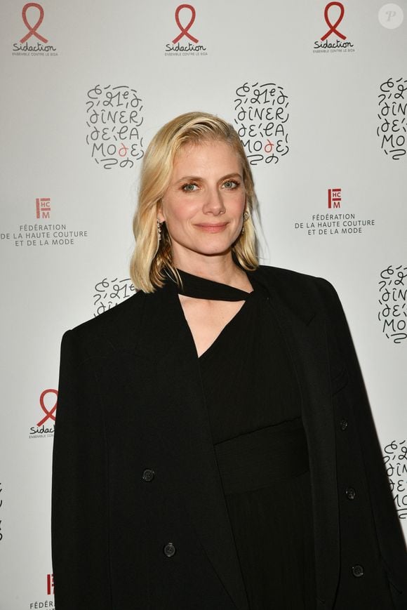 Melanie Laurent - Photocall du « Dîner de la Mode » au bénéfice du Sidaction, au Palais de Tokyo, dans le cadre de la Fashion Week de Paris. Le 25 Janvier 2024. 
© Rachid Bellak / Bestimage