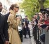Un dispositif d'urgence prévoit même le report des représentations vers des dates de secours, pour éviter de laisser les fans sur le carreau.

Céline Dion acclamée par ses fans à son arrivée au palace Royal Monceau à Paris, le 28 août 2026.

© Jasmine Aissaoui / Bestimage