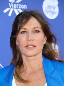 Mathilde Seigner : "6 mois dans le sud, 6 mois à Paris", sa nouvelle vie entre la province, où elle a acheté une maison, et la capitale