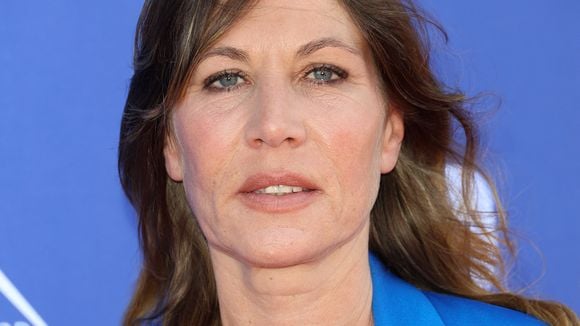 Mathilde Seigner : "6 mois dans le sud, 6 mois à Paris", sa nouvelle vie entre la province, où elle a acheté une maison, et la capitale