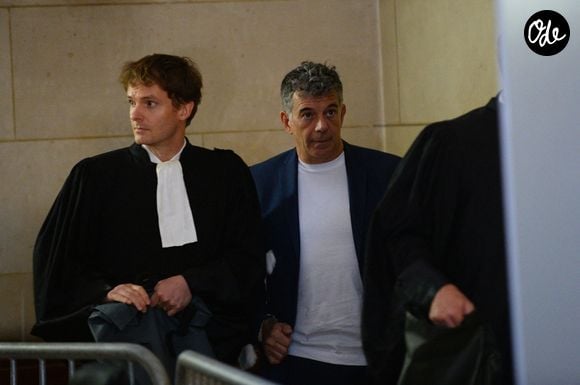 Jugé en appel pour violences conjugales, l’animateur Stéphane Plaza arrivent avec ses avocats, Julien Roelens et Antonin Gravelin-Rodriguez (Cabinet Joshua), pour la décision de la justice après les réquisitions formulées en juillet au tribunal de Paris, France, le 18 septembre 2026. © Bestimage