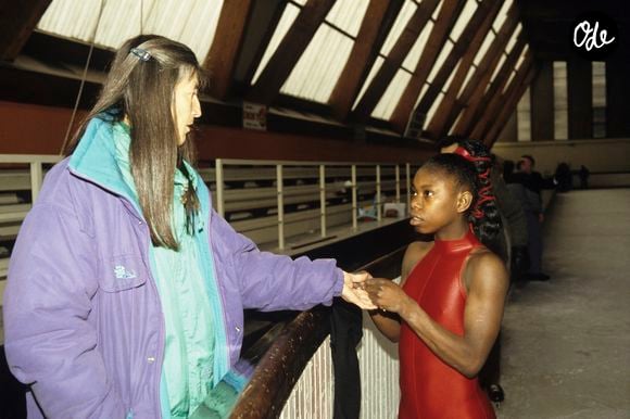 La légende Surya Bonaly a perdu sa mère, Suzanne, sa plus fervente supportrice. 

Archives - En France, à la patinoire de Champigny, Surya Bonaly avec sa mère Suzanne en février 1990