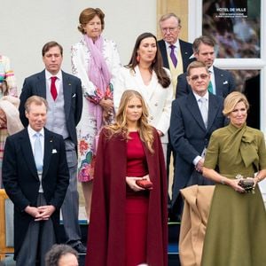 Le Grand-Duc Henri, la Grande-Duchesse Maria Teresa, le Prince Félix, la Princesse Claire, le Prince Louis, le Prince Sébastien, le Roi Willem-Alexander, la Reine Maxima, la Princesse Amalia à l'Hôtel de Ville de Luxembourg, lors de l'abdication du Grand-Duc Henri et de l'avènement de son fils le Grand-Duc héréditaire Guillaume. 3 octobre 2025. Photo by Mischa Schoemaker/ABACAPRESS.COM