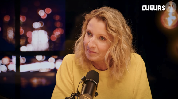Ce 5 avril 2026, Alexandra Lamy était l'invitée du podcast "Les Lueurs". L'occasion pour elle de revenir sur les aspects de son caractère qu'elle apprécie le moins au quotidien.