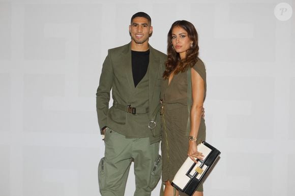 Achraf Hakimi et Hiba Abouk - Photocall du défilé de mode Femmes prêt-à-porter printemps-été 2022 "Balmain" à la Seine Musicale à Paris. Le 29 septembre 2021
© Veeren Ramsamy-Christophe Clovis / Bestimage