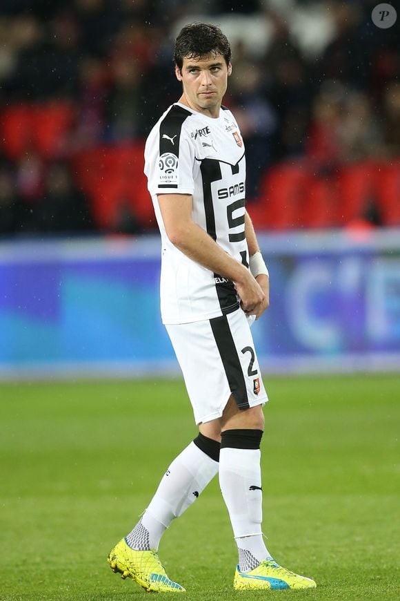 Le 19 décembre 2020, Erwan Gourcuff est décédé à seulement 38 ans

Yoann Gourcuff - People au match de football "PSG - Rennes" au Parc des Princes à Paris. Le 29 avril 2016
© Cyril Moreau / Bestimage