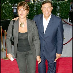 Jean-Pierre Foucault et sa fille Virginie - Conférence de presse de TF1 au théâtre des Champs-Elysées le 5 septembre 2006 © Guillaume Gaffiot/Bestimage