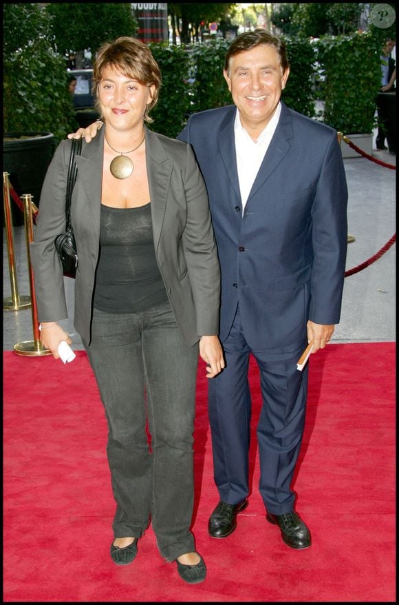 Jean-Pierre Foucault et sa fille Virginie - Conférence de presse de TF1 au théâtre des Champs-Elysées le 5 septembre 2006 © Guillaume Gaffiot/Bestimage