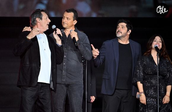 Jean Luc Reichmann, Christophe Mondoloni, Francine Massiani, Delia Lucia, Alexandra Ferrandini et Patrick Fiori ont chanté le Tango Corse, durant Corsu Mezu Mezu, le concert emmené par Patrick Fiori qui a eu lieu au stade Orange Vélodrome à Marseille, le 22 mai 2026, diffusé le 28 août sur France 3.. © Bruno Bebert/Bestimage
