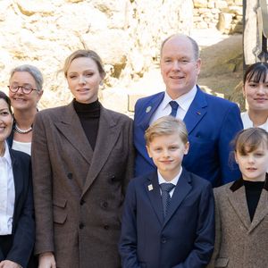 Les enfants ont eux aussi eu droit à leur propre menu : des escalopes de volaille panées et des frites maison qu'ils avaient eux-mêmes demandées
Le prince Albert II de Monaco, La princesse Charlène de Monaco, La princesse Gabriella de Monaco, comtesse de Carladès, Le prince Jacques de Monaco, marquis des Baux lors d'une visite au Fort la Latte, Château de La Roche Goyon à Plévenon le 9 avril 2025. Le donjon fut érigé vers 1350 par Etienne III de Goyon, seigneur de Matignon

© Olivier Huitel / Pool / Bestimage