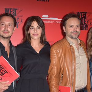 Davy Sardou et sa femme Noémie Elbaz, Romain Sardou et sa fille Aliénior - Soirée de gala de la comédie musicale "West Side Story" à la Seine Musicale à Boulogne-Billancourt le 16 octobre 2017. © Giancarlo Gorassini/Bestimage