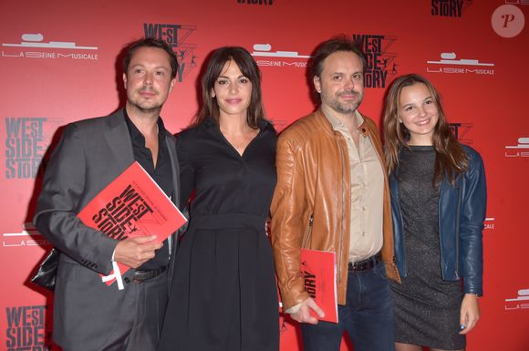 Davy Sardou et sa femme Noémie Elbaz, Romain Sardou et sa fille Aliénior - Soirée de gala de la comédie musicale "West Side Story" à la Seine Musicale à Boulogne-Billancourt le 16 octobre 2017. © Giancarlo Gorassini/Bestimage