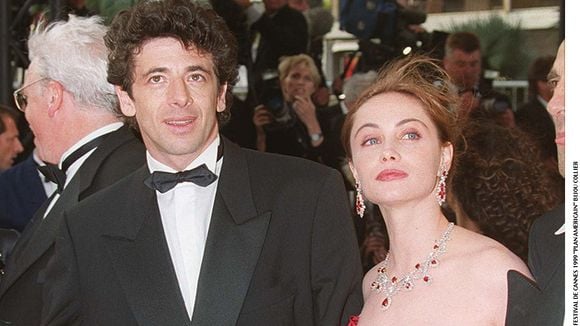 Emmanuelle Béart a eu un fils avec le frère de Patrick Bruel : elle partage un portrait de Yohann au bout du monde, il a ses yeux magnifiques