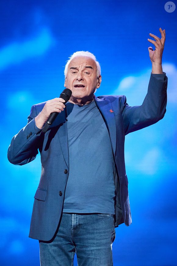 Le chanteur, qui pensait finir ses jours sur la Côte d'Azur, a déclaré être tombé amoureux de la Corse.

Exclusif - Michel Fugain lors de l’enregistrement de l’émission "Les stars s’unissent pour le Sidaction" au théâtre Marigny à Paris, le 11 mars 2025.

Photo : Guirec-Moreau / Bestimag