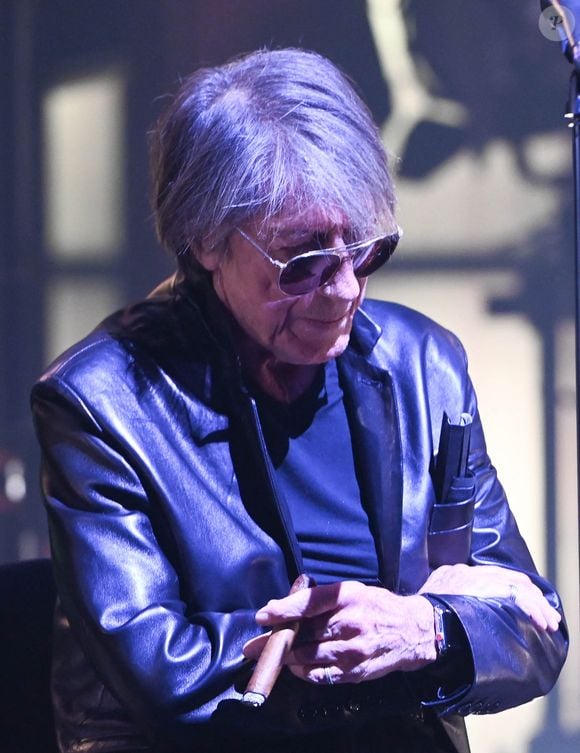 Jacques Dutronc et Thomas Dutronc en showcase de leur tournée "Dutronc & Dutronc" au Centre Evénementiel de Courbevoie le 11 avril 2022 © Coadic Guirec/Bestimage