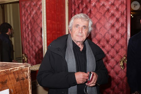 Exclusif - Michel Boujenah - E.Macias et ses invités en backstage du concert anniversaire (85 ans) du chanteur sur la scène du théâtre Dejazet à Paris le 11 décembre 2023.  © Jack Tribeca / Bestimage
