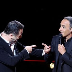 Exclusif - Arthur et Nikos Aliagas lors de l'enregistrement de l'émission "La chanson secrète N°14", présentée par N.Aliagas et diffusée le 26 décembre sur TF1, consacrée à Nikos Aliagas à Paris le 10 décembre 2025. © Jacovides-Moreau/Bestimage
