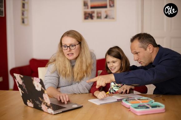 La lecture d’histoires aide les enfants à comprendre leurs émotions et à appréhender les changements.

Photo prise par Sofatutor / Unsplash