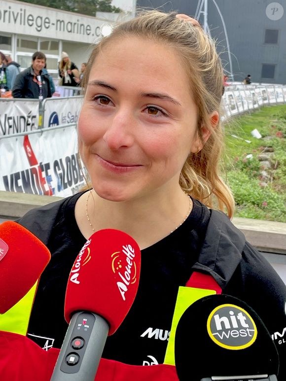 Violette Dorange, 23 ans, a passé la ligne d'arrivée du Vendée Globe en 25ème position, bouclant son tour du monde en 90 jours, 22 heures et 37 minutes 9 secondes. Les Sables-d'Olonne le 9 février 2024. © Fabien Faure/Bestimage