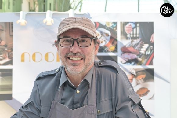 Du lundi au vendredi, le restaurant propose une formule "Déjeuner Express" dont les prix oscillent entre 65 et 75 euros.

Paul Pairet - Inauguration de la 11ème édition du festival gastronomique "Taste" au Grand Palais à Paris le 21 mai 2026. © Alexandre Fay/PixPlanete / Bestimage