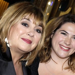 Michele Bernier et sa fille Charlotte Gaccio posent lors d'une séance photo à Paris, en France, le 14 mai 2019. Photo : VIM/ABACAPRESS.COM