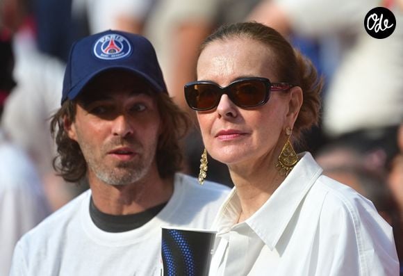 Carole Bouquet et son fils Louis lors de la finale de la Ligue Des Champions 2026 "Paris Saint-Germain (PSG) - Arsenal FC" au stade Ferenc-Puskas à Budapest le 30 mai 2026.

© Christian Liewig/Bestimage