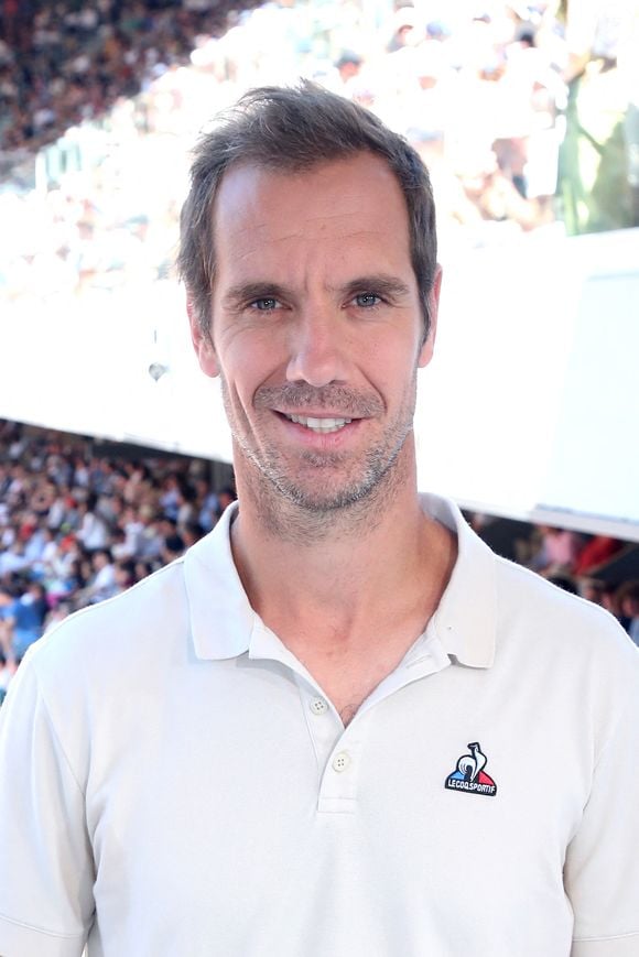 Exclusif - Richard Gasquet fait ses Adieux au Tennis sur le Richard Gasquet, au lendemain du dernier match de sa carrière, sur le plateau de France Télévisions lors des Internationaux de France de Tennis de Roland Garros 2025, le 30 mai 2025 (Jour 6). 

© Bertrand Rindoff / Bestimage