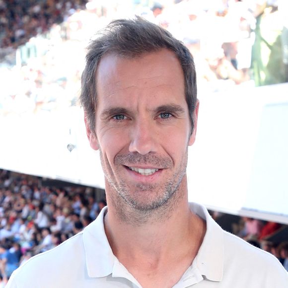 Exclusif - Richard Gasquet fait ses Adieux au Tennis sur le Richard Gasquet, au lendemain du dernier match de sa carrière, sur le plateau de France Télévisions lors des Internationaux de France de Tennis de Roland Garros 2025, le 30 mai 2025 (Jour 6). 

© Bertrand Rindoff / Bestimage